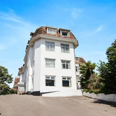 Seaside Retreat Poole-2